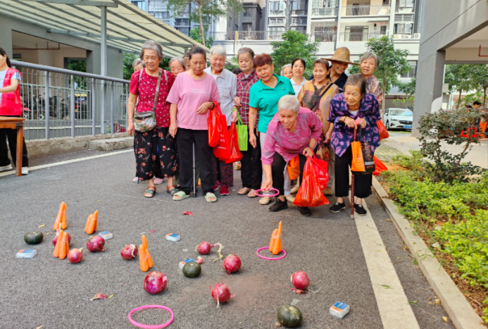 开展“九九重阳 趣味游园”党群共建活动